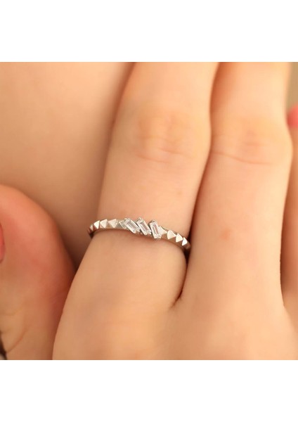 925 Ayar Zirkon Taş Süslemeli Baget Ayarlanabilir Gümüş Yüzük Silver