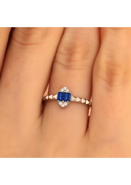 925 Ayar Zirkon Taş Süslemeli Baget Taşlı Elips Gümüş Yüzük Silver fiyatları