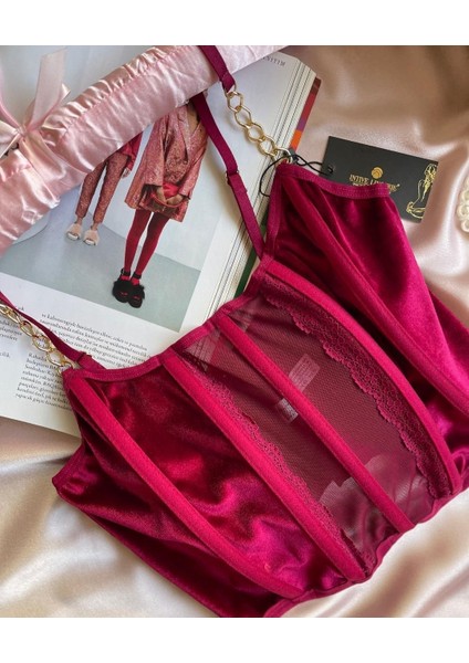 Kadın Kırmızı Kadife ve Transparan Detaylı Sütyen/büstiyer fırsatları