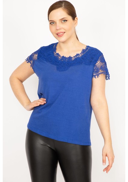 Kadın Kırmızı Büyük Beden Pamuklu Kumaş Dantel Detaylı Bluz