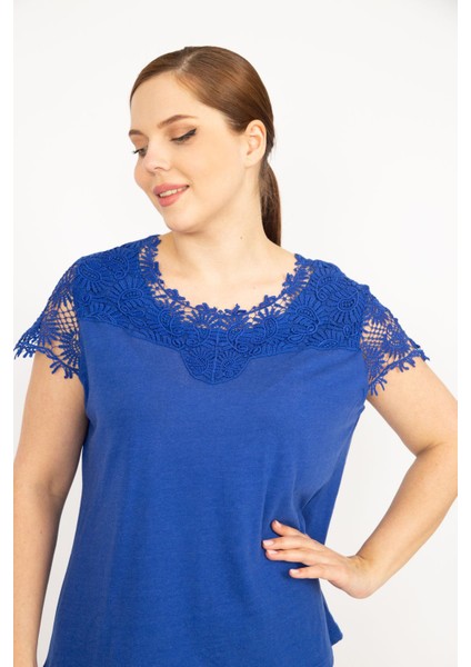 Kadın Kırmızı Büyük Beden Pamuklu Kumaş Dantel Detaylı Bluz fırsatları