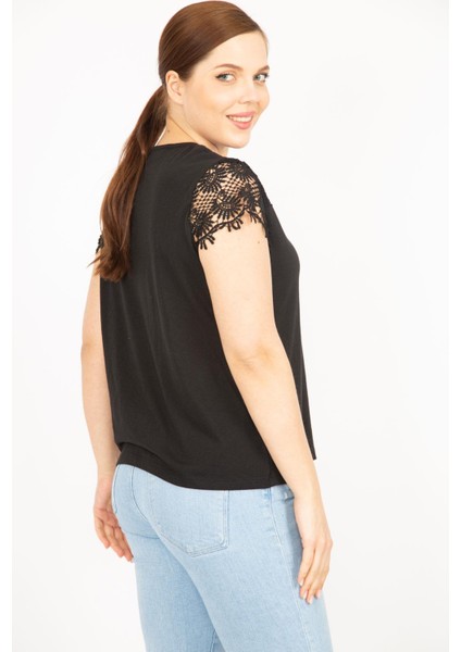 Kadın Kırmızı Büyük Beden Pamuklu Kumaş Dantel Detaylı Bluz fiyatları