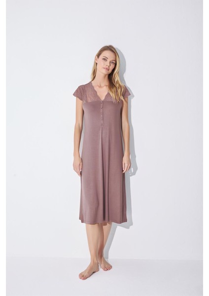 Kadın Yakası Kolu ve Omzu Brode Dantelli Önü Düğmeli Gecelik 18511 fiyatları