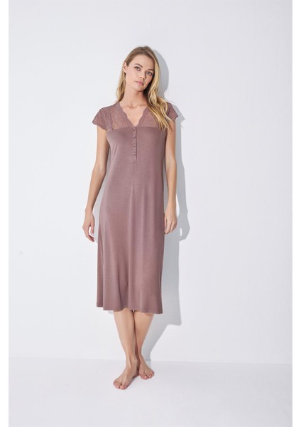 Kadın Yakası Kolu ve Omzu Brode Dantelli Önü Düğmeli Gecelik 18511 fırsatları