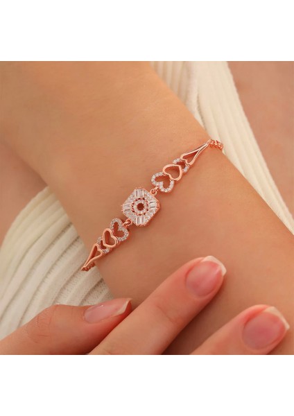 925 Ayar Zirkon Taşlı Kalp Motifli Kare Gümüş Bileklik Rose fiyatları