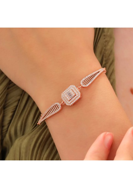 925 Ayar Zirkon Taşı Süslemeli Şık Gümüş Bileklik Rose fiyatları