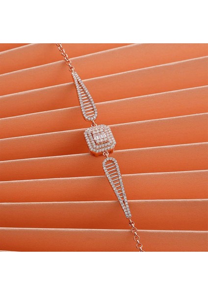 925 Ayar Zirkon Taşı Süslemeli Şık Gümüş Bileklik Rose modelleri