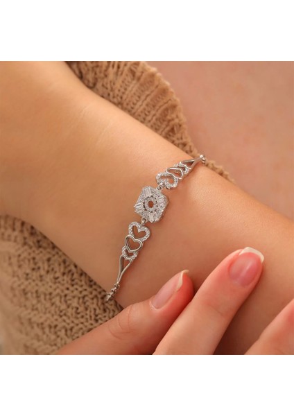 925 Ayar Gümüş Zirkon Taşlı Kalp Motifli Şık Bileklik Silver fiyatları
