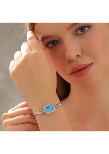 925 Ayar Zirkon Taşı Süslemeli Kalp Motifli Modern Gümüş Bileklik Silver