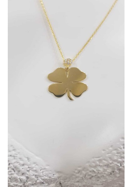 Dört Yaprak Yonca Taş Detaylı Sarı Renk 925 Ayar Gümüş Kolye