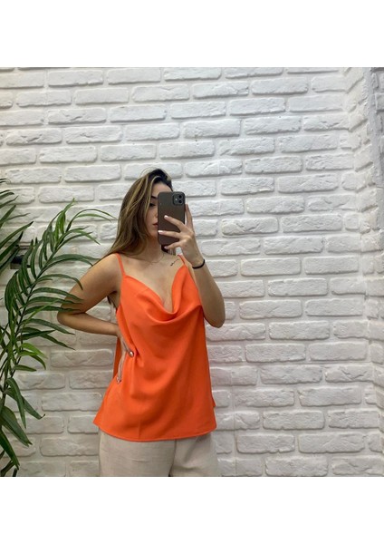 Kadın Ayarlanabilir Askılı Degaje Yaka Bluz fiyatları