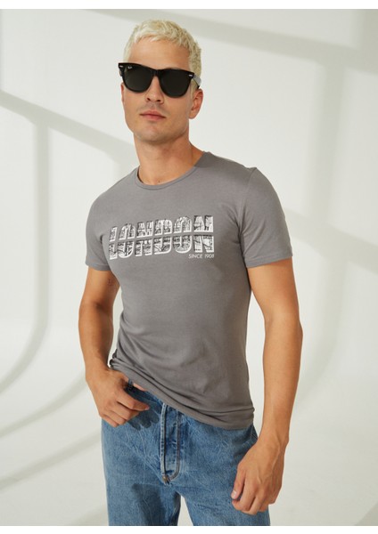 O Yaka Gri Erkek T-Shirt 222 Lcm 242081 fırsatları