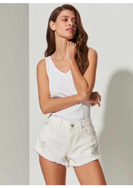 Normal Bel Normal Beyaz Kadın Şort 330305 fiyatları