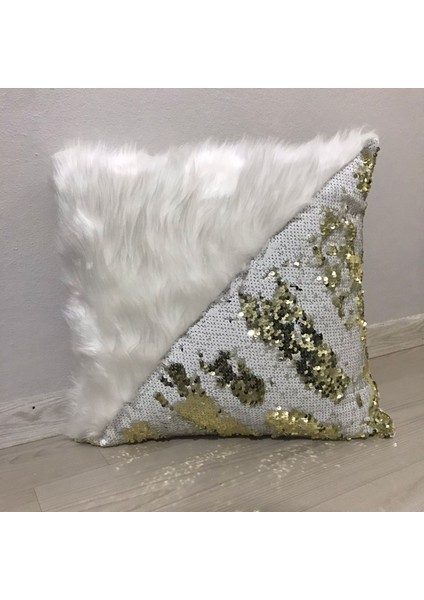 Pullu Peluş Dekoratif Üçgen Kırlent Kılıfı