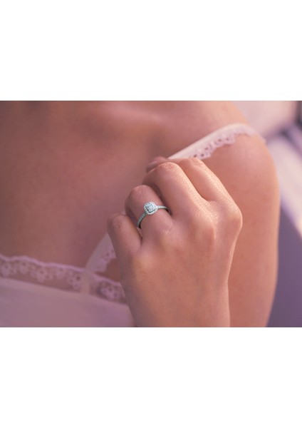 0,32 Karat Baget Pırlanta Yüzük | Gırantaş Diamond fiyatları