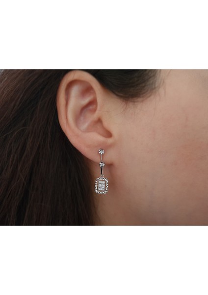 Işıltı Efektli Baget Pırlanta Su Yolu Küpe | Gırantaş Diamond fiyatları