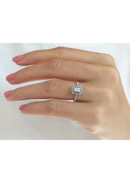 0,50 Karat Efektli Baget Pırlanta Yüzük | Gırantaş Diamond fiyatları