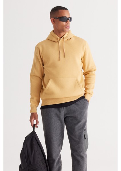 Erkek Hardal Standart Fit Içi Polarlı 3 Iplik Kapüşonlu Kanguru Cepli Pamuklu Sweatshirt