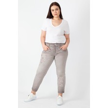 Şans Kadın Taş Batik Yıkama Efektli Aplike Nakışlı Bilek Boy Pantolon 65N29833