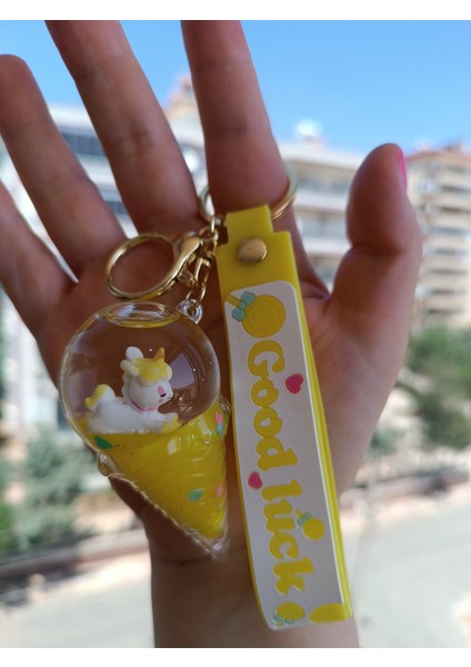Dondurma Şeklinde Içi Unicorn Figürlü Sarı Sulu Anahtarlık