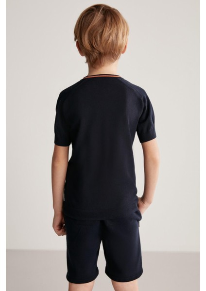 Nakış Logolu Yaka Detaylı Lacivert Triko Çocuk T-Shirt indirimleri