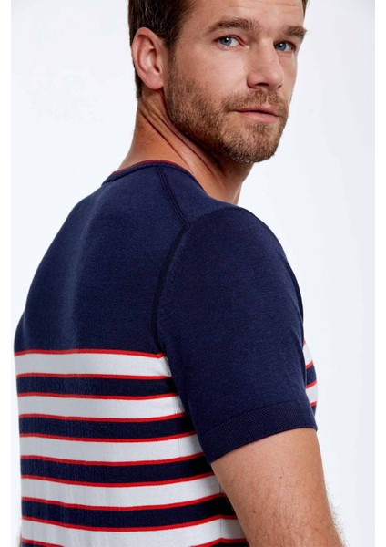 Beyaz Çizgi Desenli Bisiklet Yaka Lacivert Triko T-Shirt modelleri