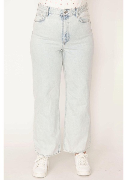 Kadın Mavi Büyük Beden Yıkama Efektli Mom Jean Pantolon 65N35621 fırsatları