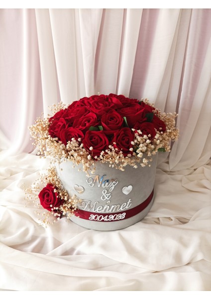 Battal Boy Gri Kadife Kutuda Kırmızı Gül Kız Isteme Çiçeği