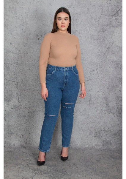 Kadın Mavi Yırtık Detaylı Kot Pantolon 65N35397