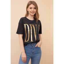 NSE Collection Kadın Füme Renk Pamuklu Bisiklet Yaka Diva Baskılı Kısa Kollu T-Shirt