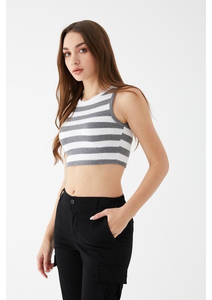 Kadın Füme Renk Mini Boy Çizgili Triko Body Crop fırsatları