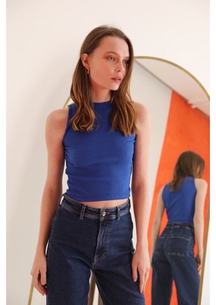 Kadın Saks Renk Kaşkorse Kumaş Geniş Bisiklet Yaka Crop Kolsuz Bluz