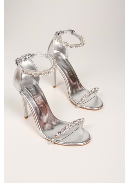 Kadın Penol Gümüş Metalik Taşlı Tek Bantlı Topuklu Ayakkabı fırsatları