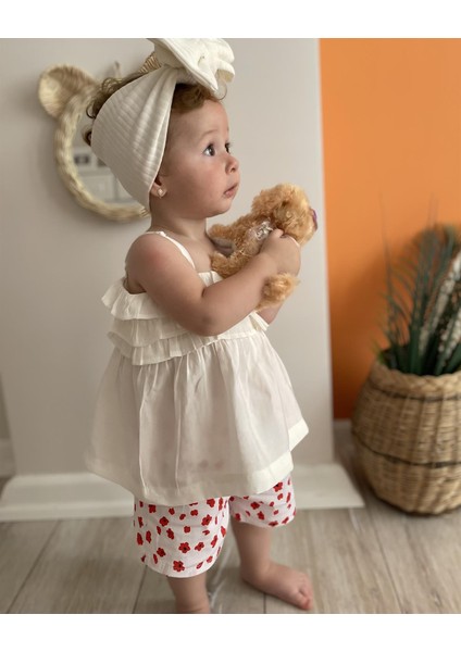 Çiçekli Desenli Şort Kat Kat Askılı Bluz Kız Bebek Takımı
