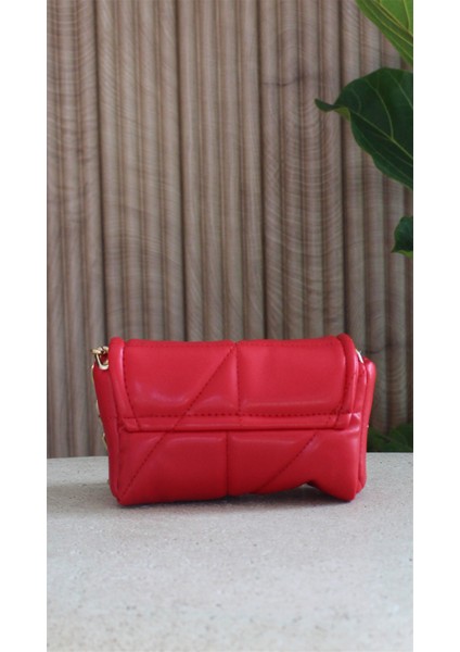 Kapitone Kadın Kırmızı Deri Çapraz Askılı Omuz ve El Çantası Celia modelleri