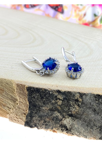 Safir Taşlı Yuvarlak Model Zirkon Gümüş Küpe