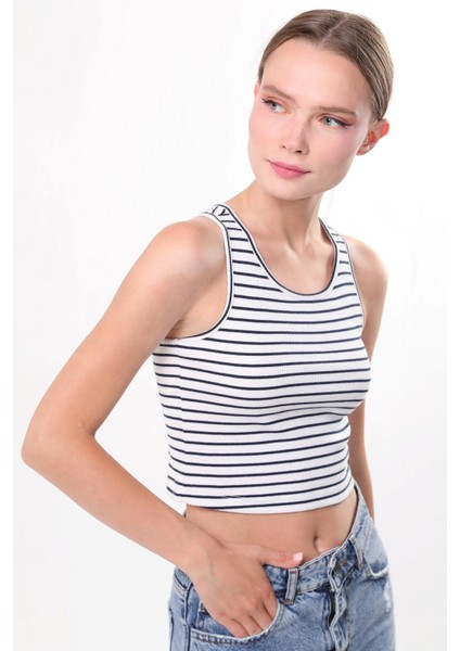 Bisiklet Yaka Çizgili Crop Bluz