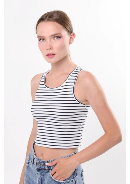 Bisiklet Yaka Çizgili Crop Bluz