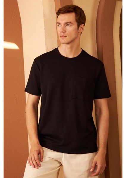 Erkek Comfort Fit Cepli T-Shirt Siyah MARS25