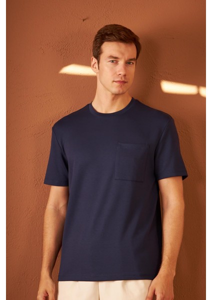 Erkek Comfort Fit Cepli T-Shirt Lacivert MARS25