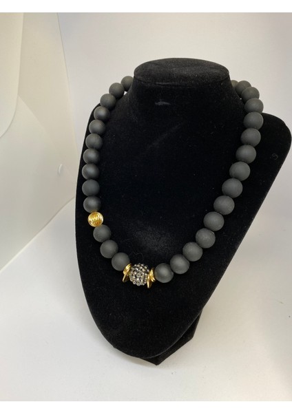 Gold Detaylı Siyah Boncuk Kolye modelleri