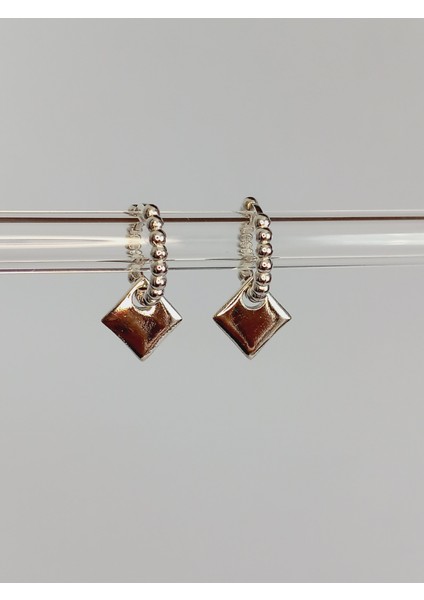 925 Ayar Gümüş Rodyumlu Kadın Kare Sallantılı Trend Kadın Halka Küpe Yılbaşı Yeni Yıl Hediye fiyatları