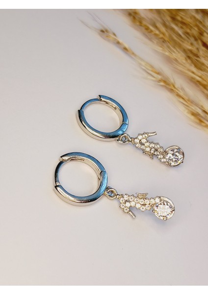 925 AYAR GÜMÜŞ ZİRKON TAŞLI SALLANTILI DENİZ ATI TREND KADIN KÜPE YILBAŞI YENİ YIL HEDİYE