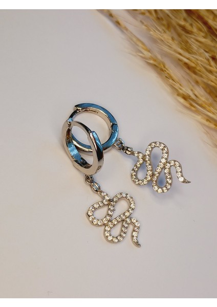 925 AYAR GÜMÜŞ ZİRKON TAŞLI SALLANTILI YILAN FİGÜRLÜ TREND KADIN KÜPE YILBAŞI YENİ YIL HEDİYE