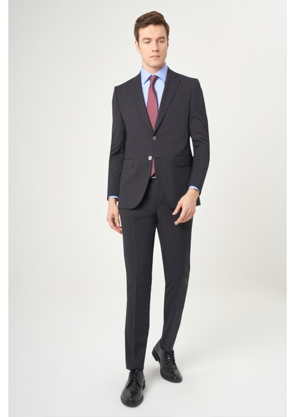 Modern Fit Mono Yaka 2Düğmeli Çift Yırtmaçlı Siyah Erkek Takım Elbise PTK22K22231_D99