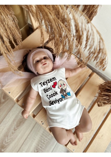 Teyzem Beni Çok Seviyor Yazılı Hediye Paketli Body ve Zıbın