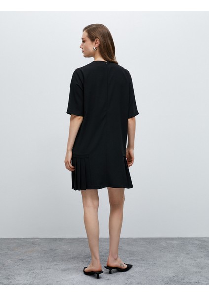 Kısa Elbise Pile Detaylı Düğmeli Kısa Kollu fırsatları