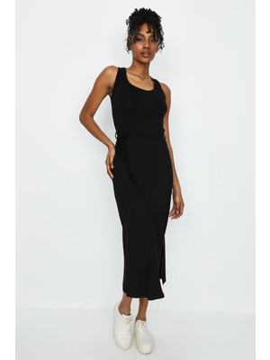 Select Moda Kadın Beli Kuşaklı Yırtmaçlı Uzun Elbise