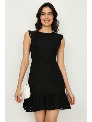 Select Moda Kadın Fırfırlı Eteği Volanlı Dantel Elbise