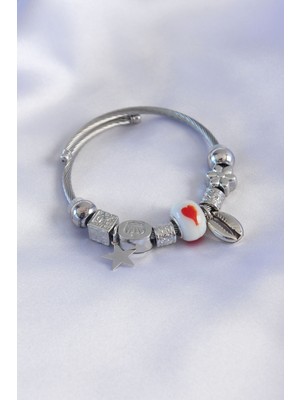 Clariss Gümüş Renk Beyaz Boncuk Kalp Detay Charm Model Kadın Bileklik